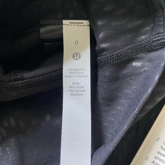 LULULEMON ALIGN HR SHORTS 8” *POCKETS IN JEWEL EMBOSS BLACK SZ 0 NWT - Picture 6 of 7